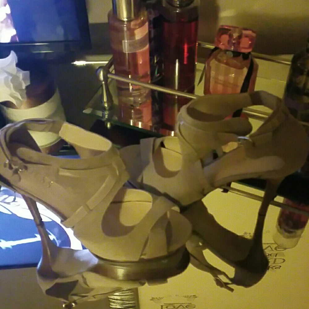 Women's shoes