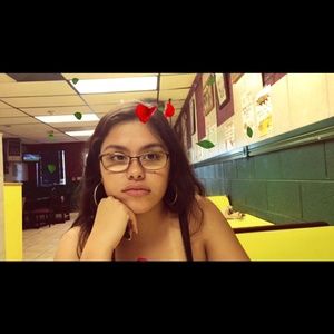 Meet your Posher, Valeria