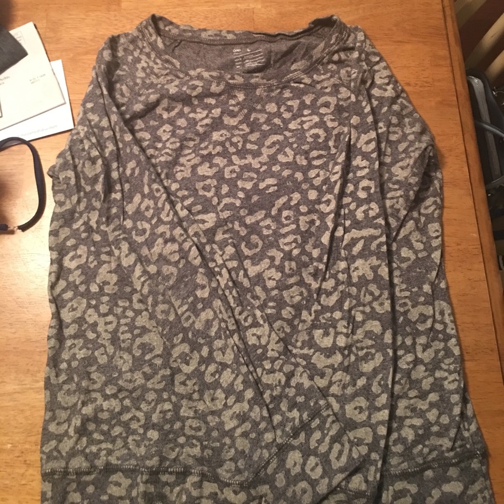 Lin sleeve gap sweater