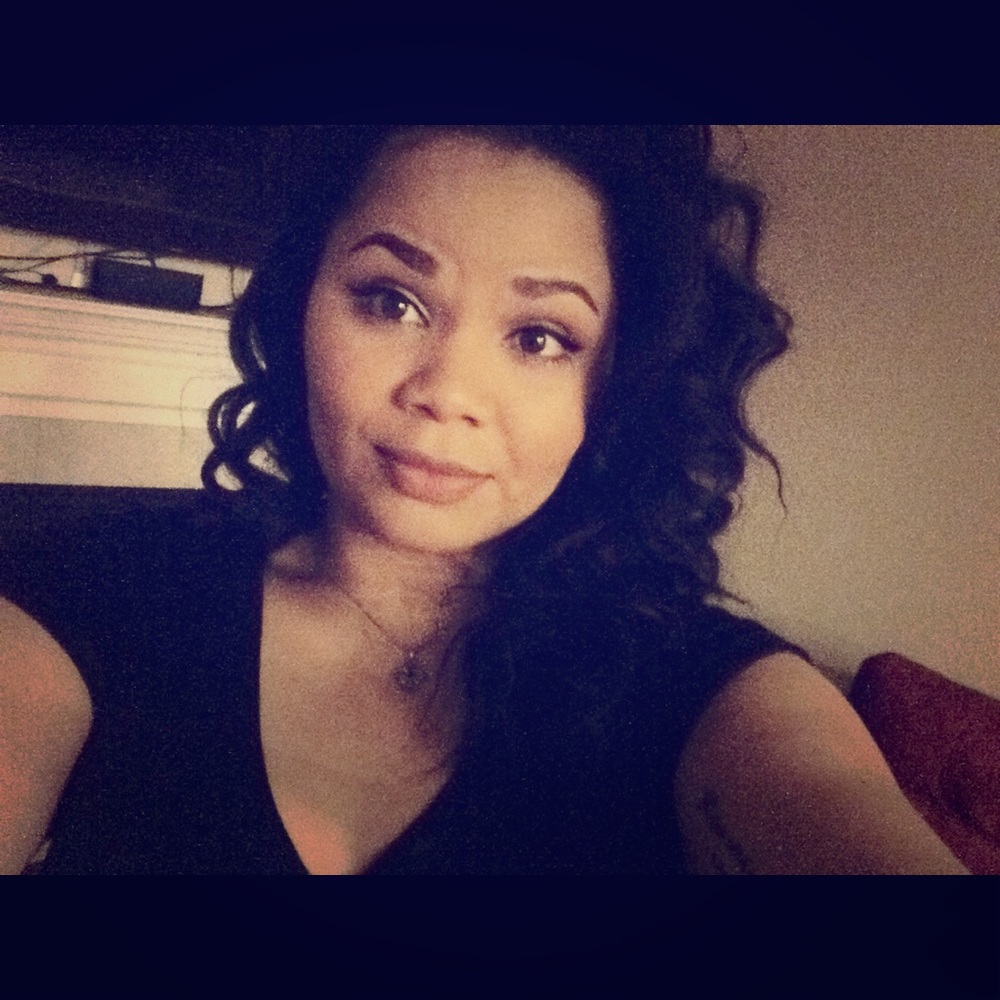 Meet your Posher, Alexis