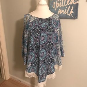 💙💜NWOT! Boho cold shoulder top.