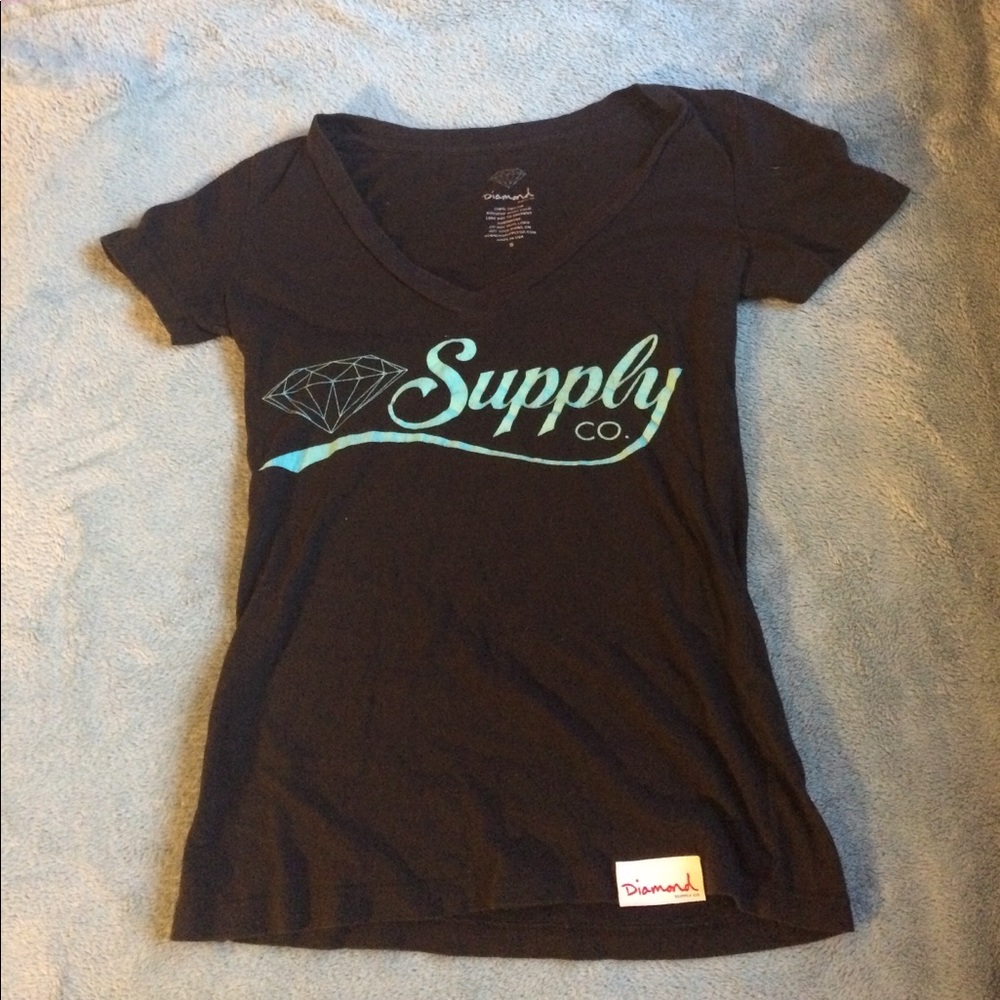 Short sleeve V neck shirt