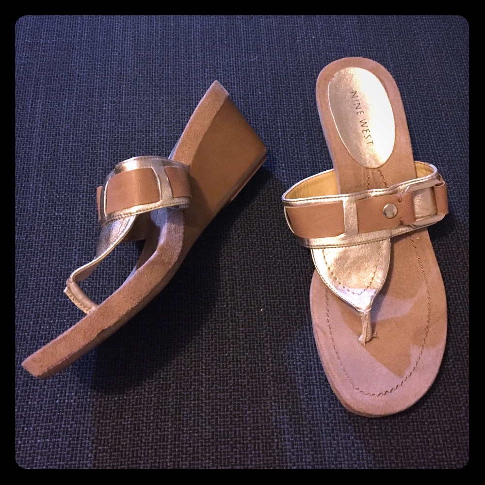 Nine West gold-tan combo sandals. Size 6.5.