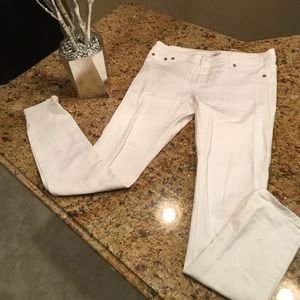 White Xcellent condition 98%cotton2%spandex jeans