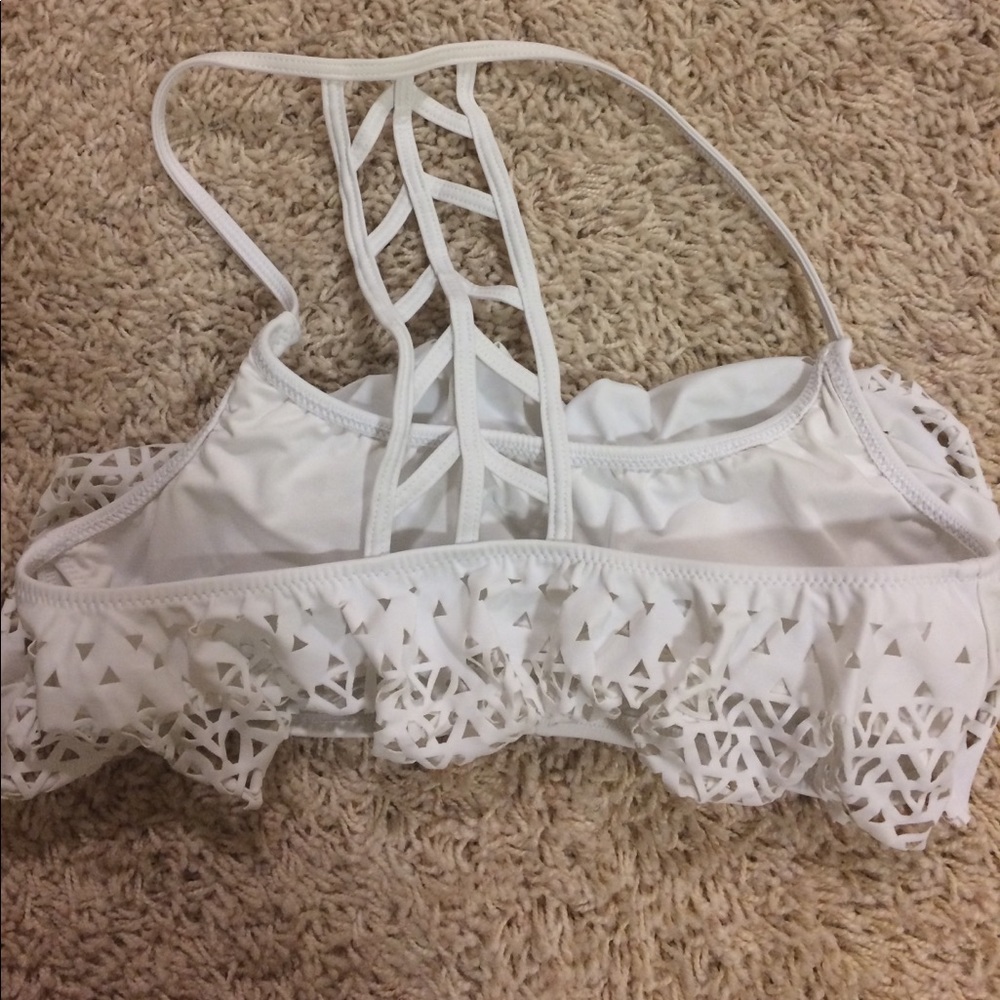 Bikini - Picture 2 of 2