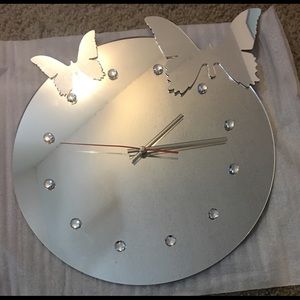 Butteefly mirror clock