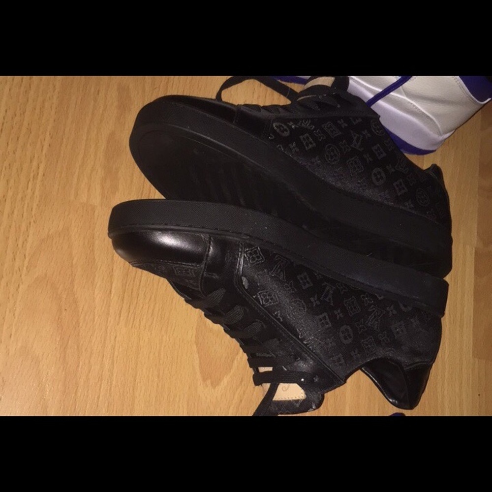 Louis Vuitton designer shoes all black size 9.5