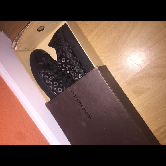 Louis Vuitton designer shoes all black size 9.5 - Picture 2 of 3