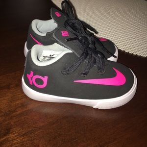 Toddler size 6 KD's
