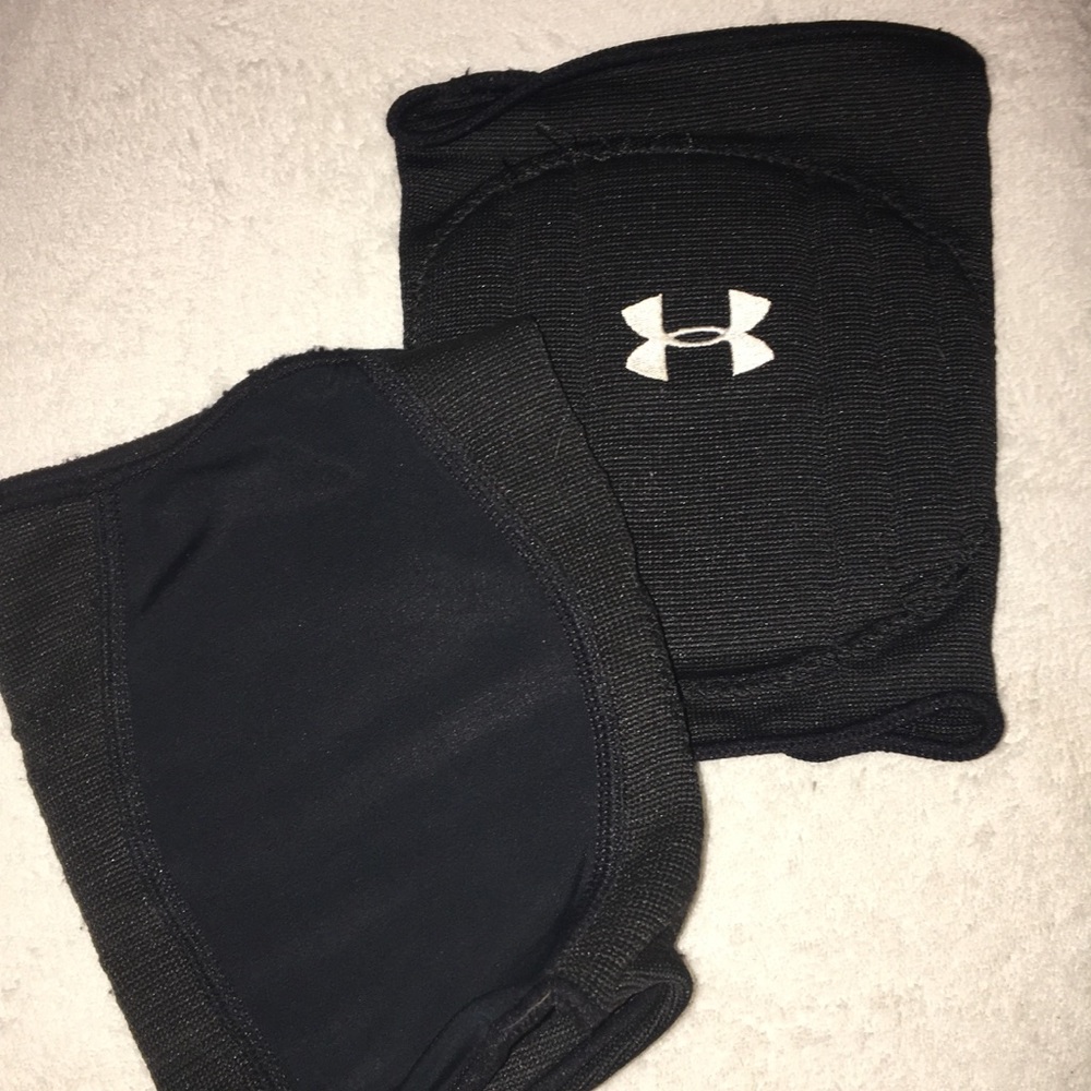 Under Armor Volleyball Knee Pads!!