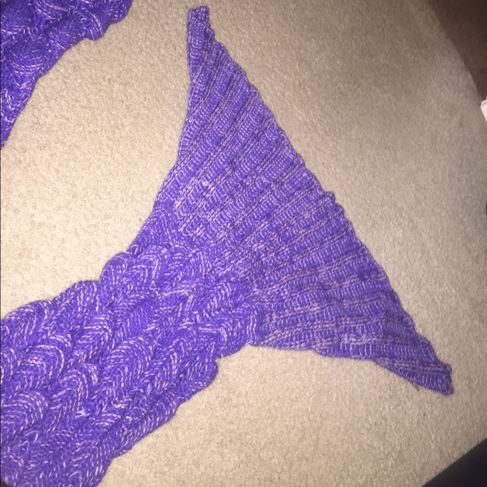 Mermaid blanket! - Picture 2 of 4