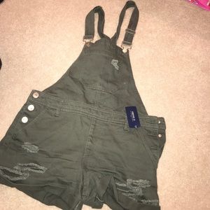 Forever21 overalls/ olive