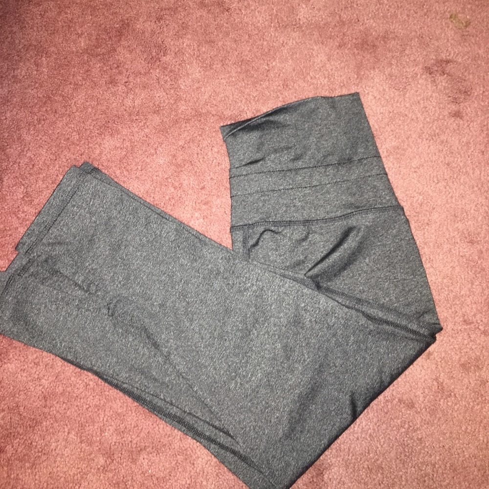 Gray luon capris