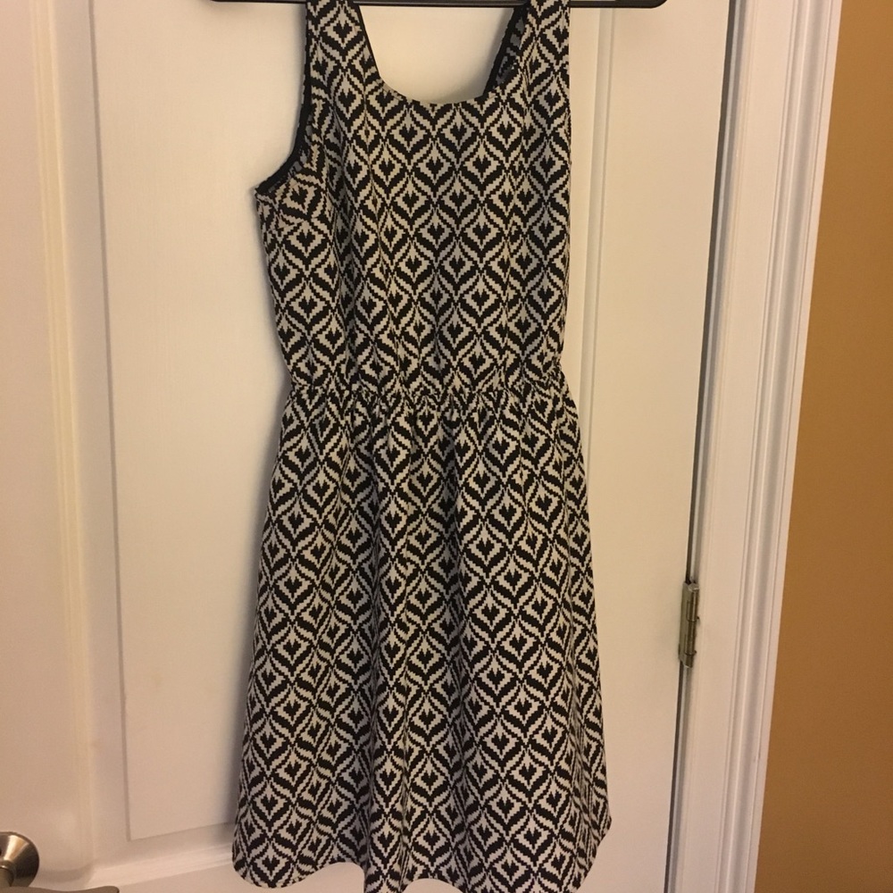 H&M black and white a line dress