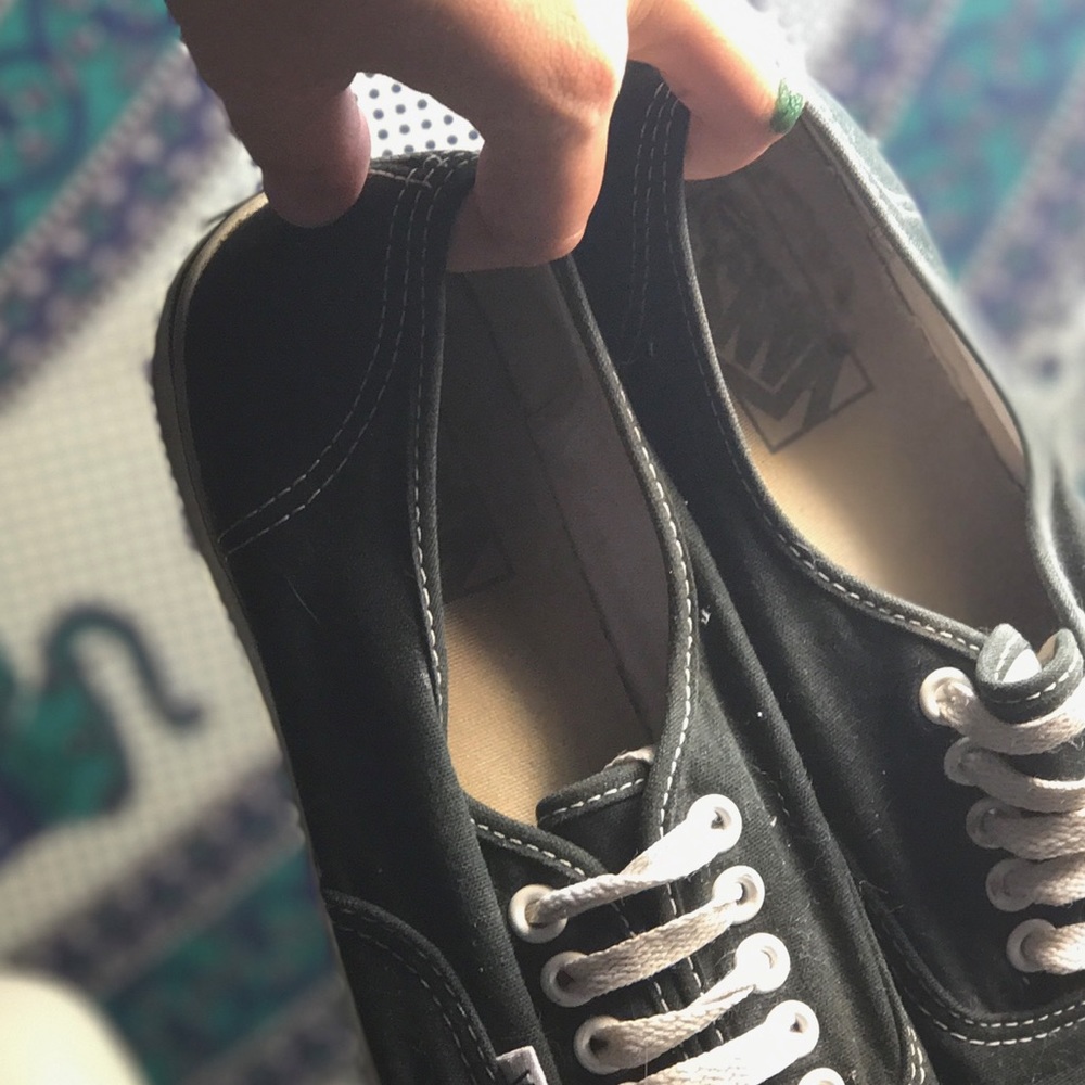 Skinny black and white VANS (U.S Men's 6.5)