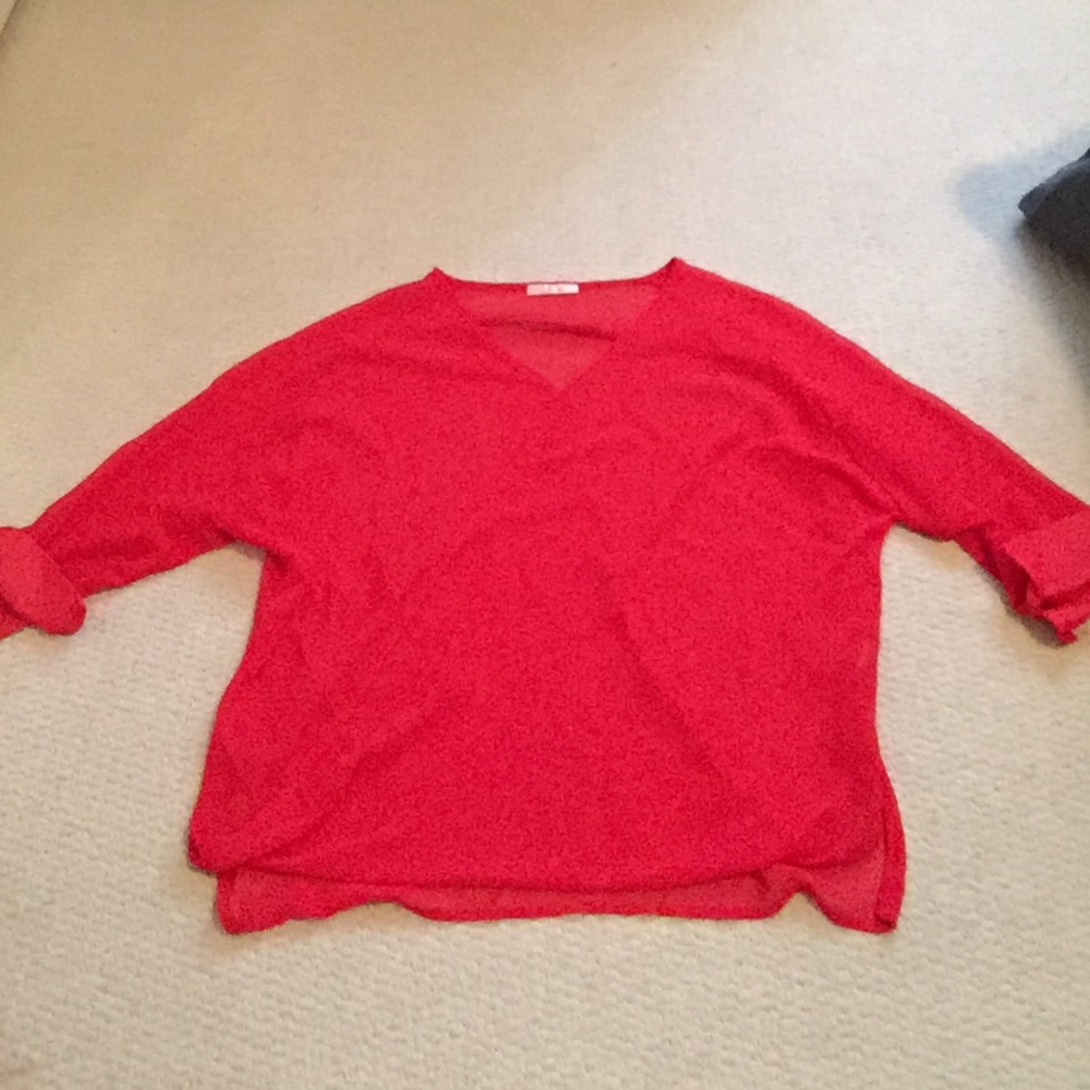 Red quarter sleeve blouse