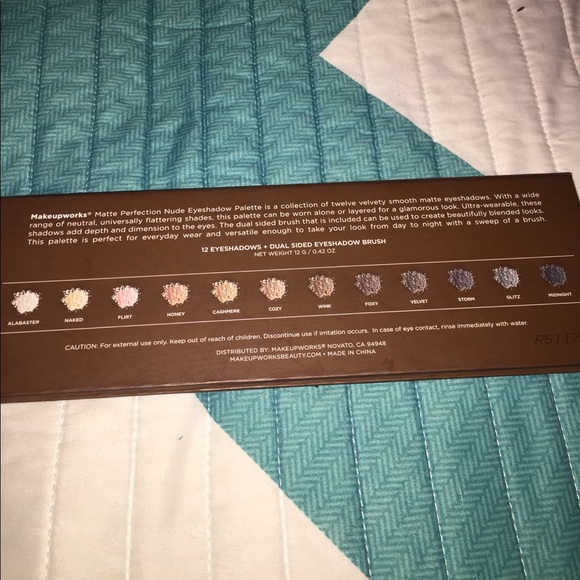 Eyeshadow kit - Picture 2 of 3