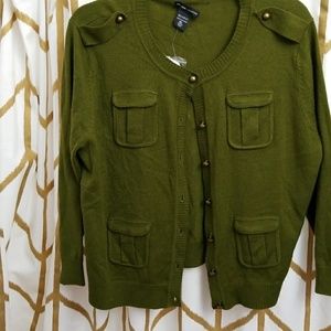 Super cute rich green colored