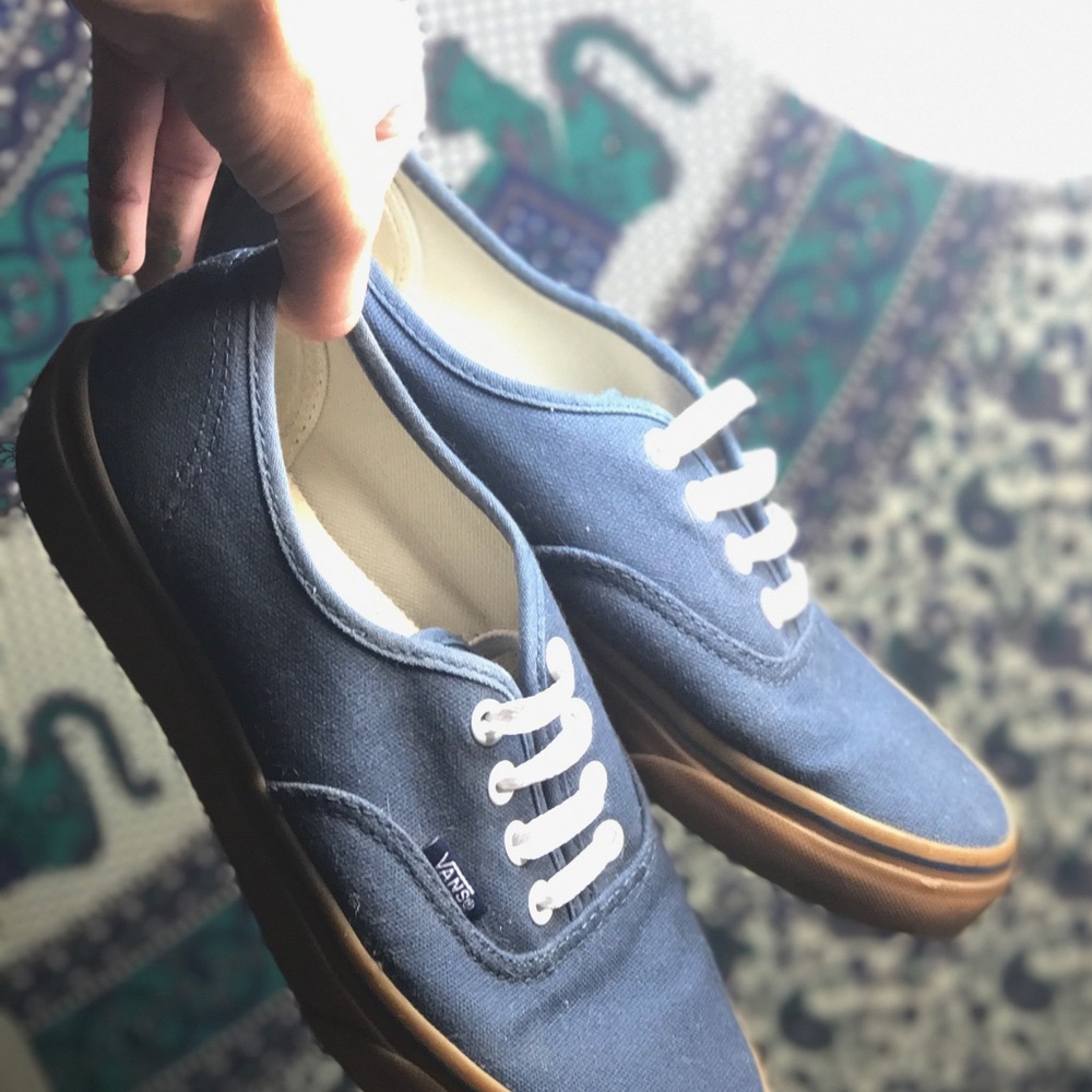 Navy blue gum-sole VANS (U.S Men's 6.0)