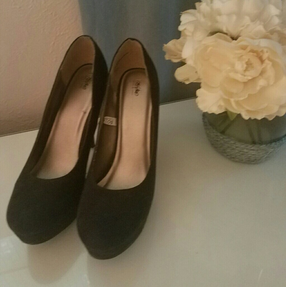 Classic black heels