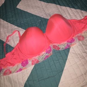 Bright pink-floral Bra