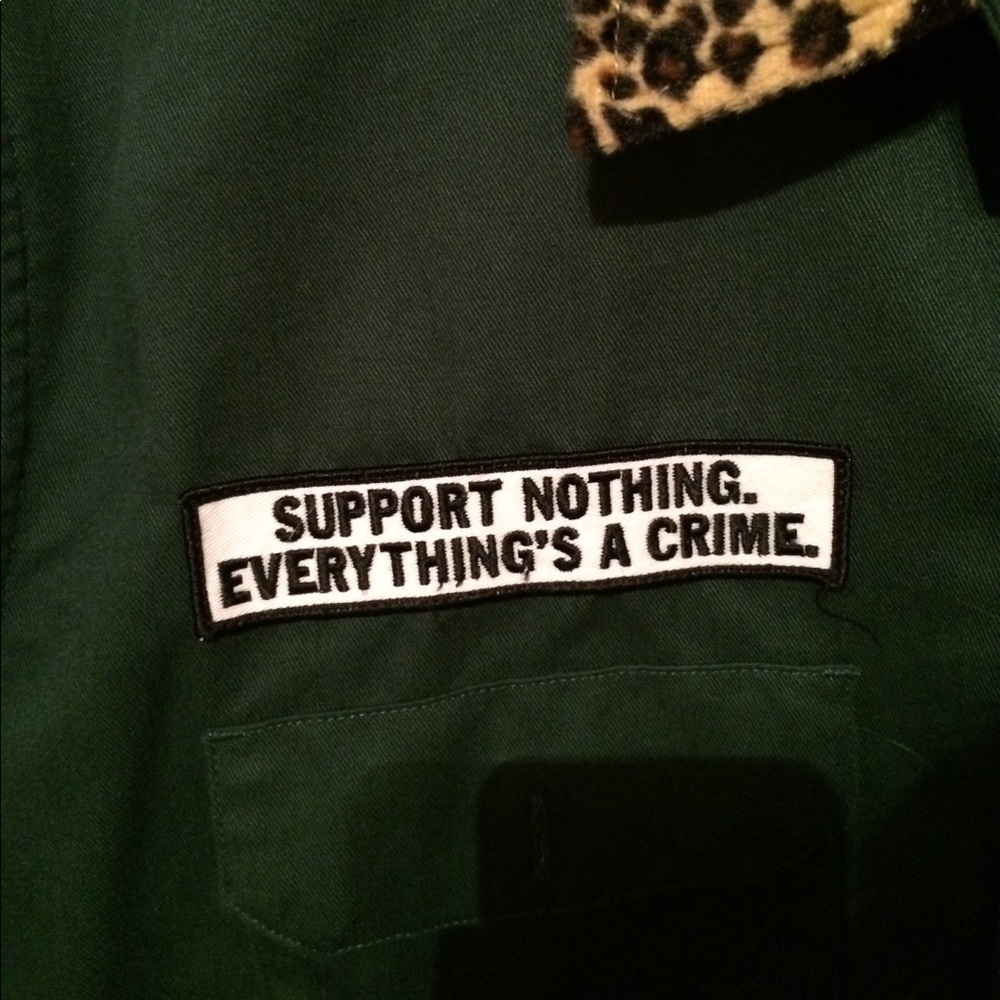 Supreme - Picture 2 of 5