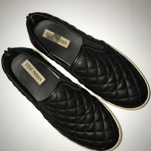 Steve Madden Ecentrcq slides