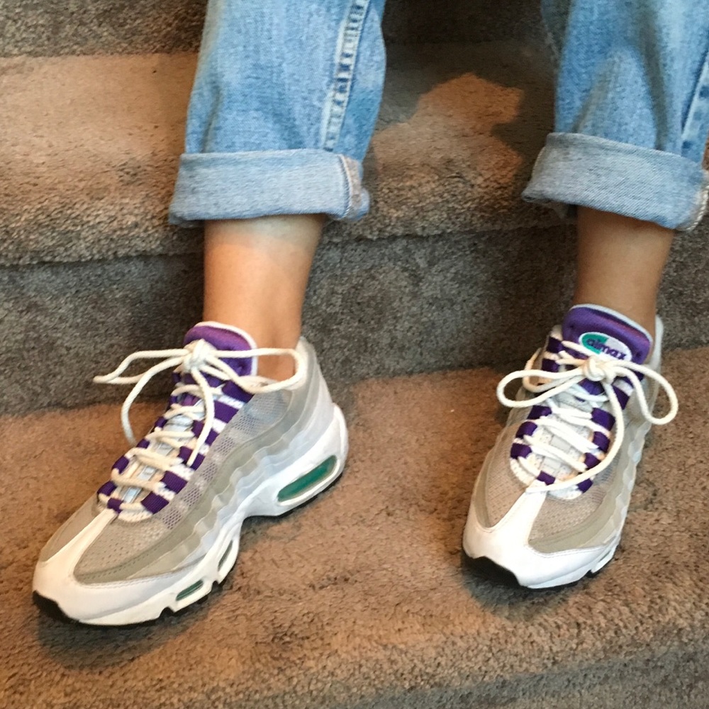 Must go! Lowest price! Nike air max