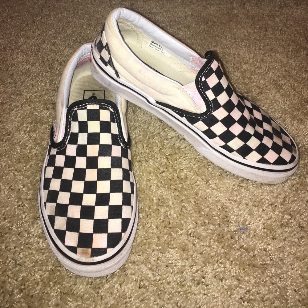 Checkered Vans black & white