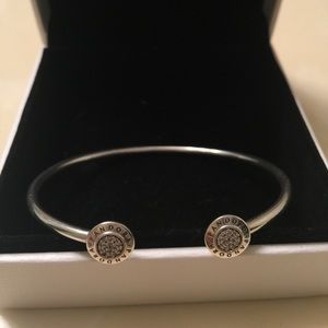 Pandora signature cz sterling silver bracelet