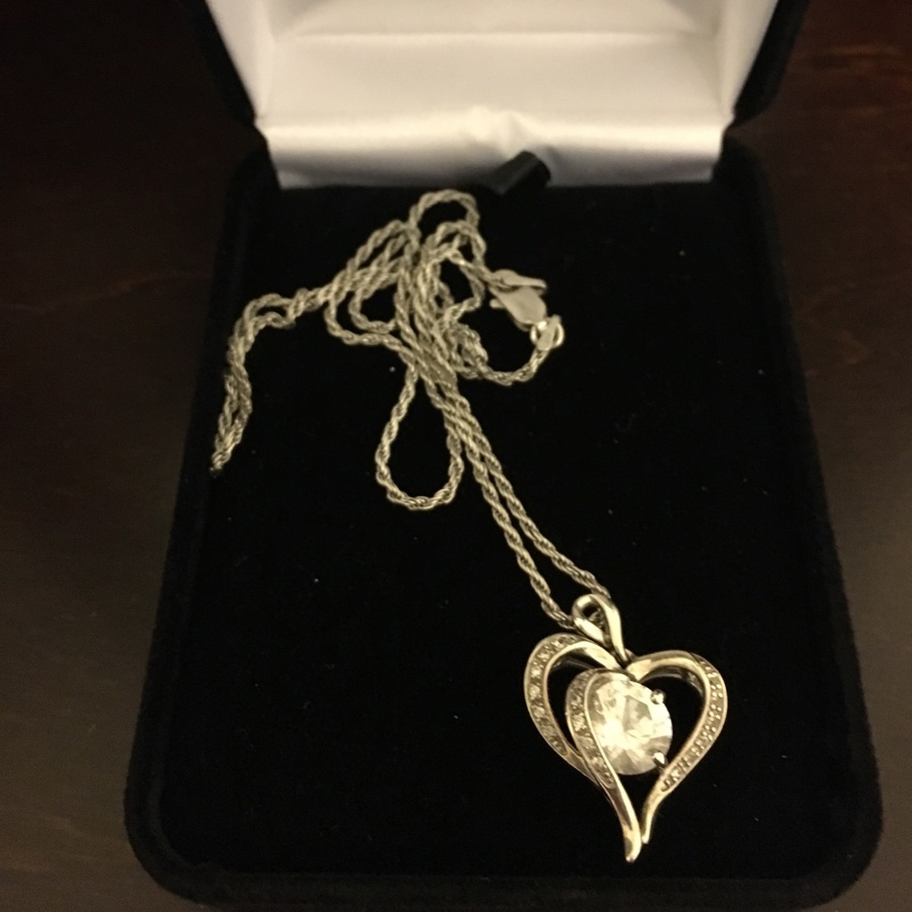 Kay jewelers heart pendant