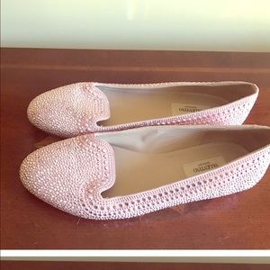 Beautiful Valentino studded pink flats!