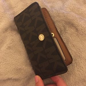 Michael Kor's wallet