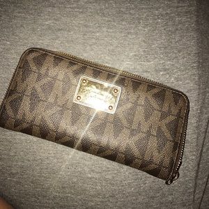 Michael Kors brown wallet. Great condition