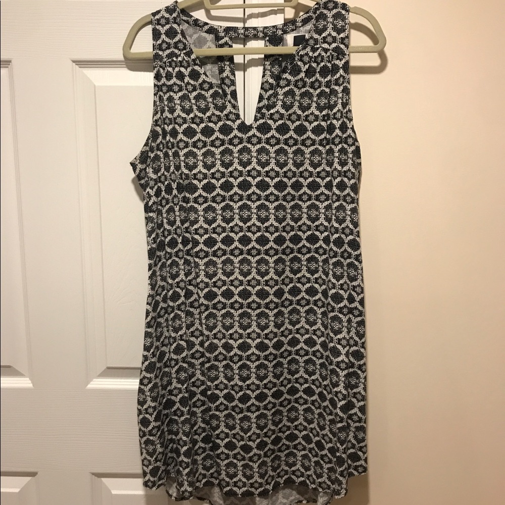 Sleeveless cut out shift dress