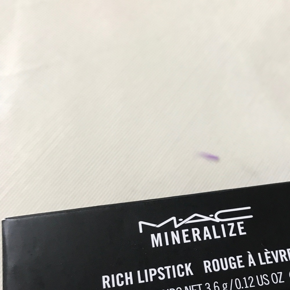 Lipstick @abu1087