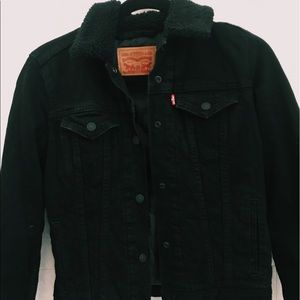 LEVI'S BLACK SHERPA DENIM JACKET