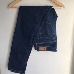 Levi's Demi curve jeans