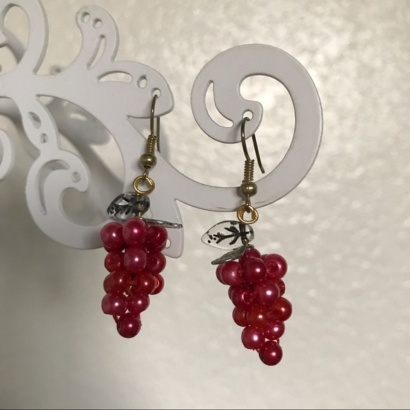 Red Grape Earrings - Picture 1 of 1