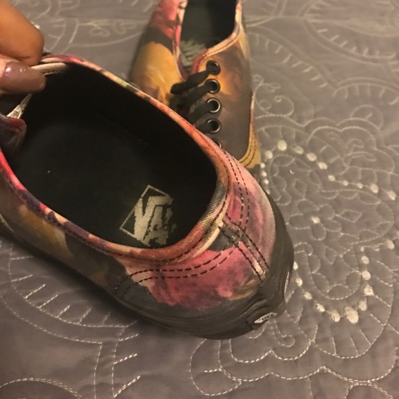 Vans - Picture 2 of 3