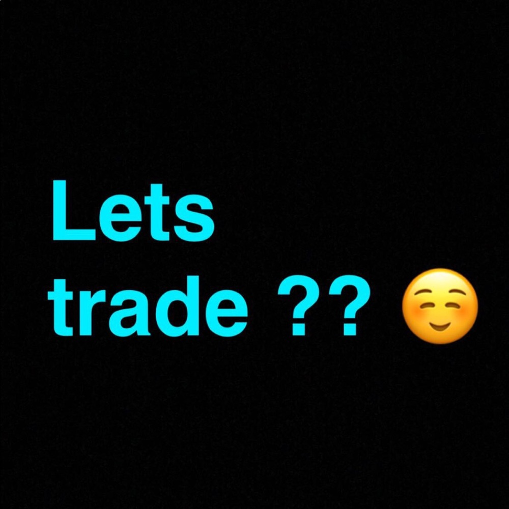 Let’s trade clothes 😊😊