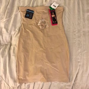 Shape wear, NWT.  Hi waisted design.