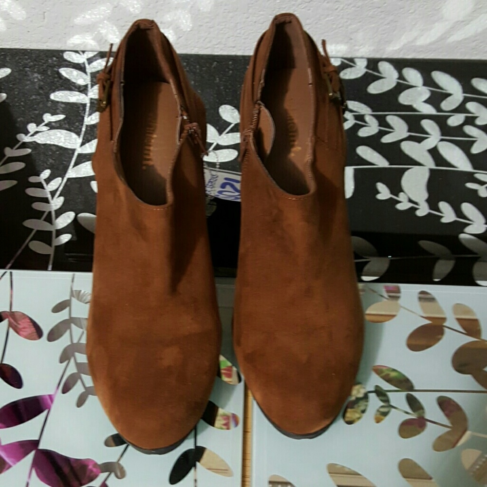 Brown heel boots