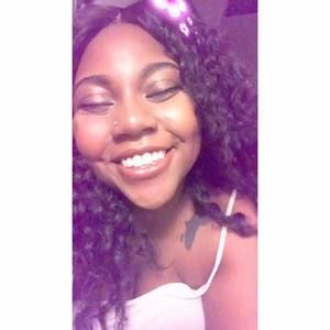 Meet your Posher, Adrianna