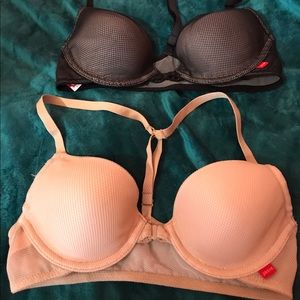 2 bras