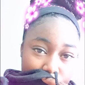 Meet your Posher, Kaela