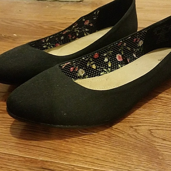 *Sz 10 black fabric flats size 10 - Picture 2 of 3
