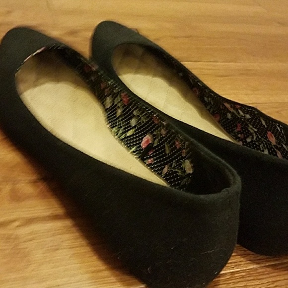 *Sz 10 black fabric flats size 10 - Picture 3 of 3