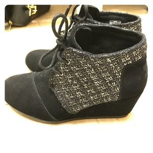 Toms Black & silver boot wedge