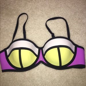 TRIANGL top size medium